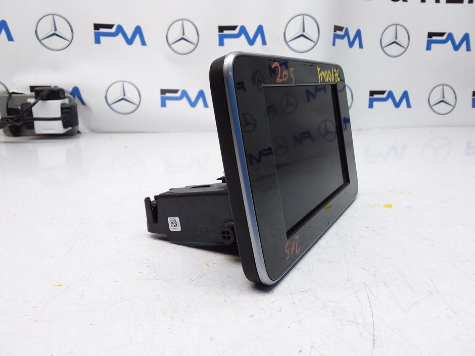 MERCEDES C-CLASS W205 2016 SAT NAV MULTIMEDIA SCREEN A2059004113 FM00676