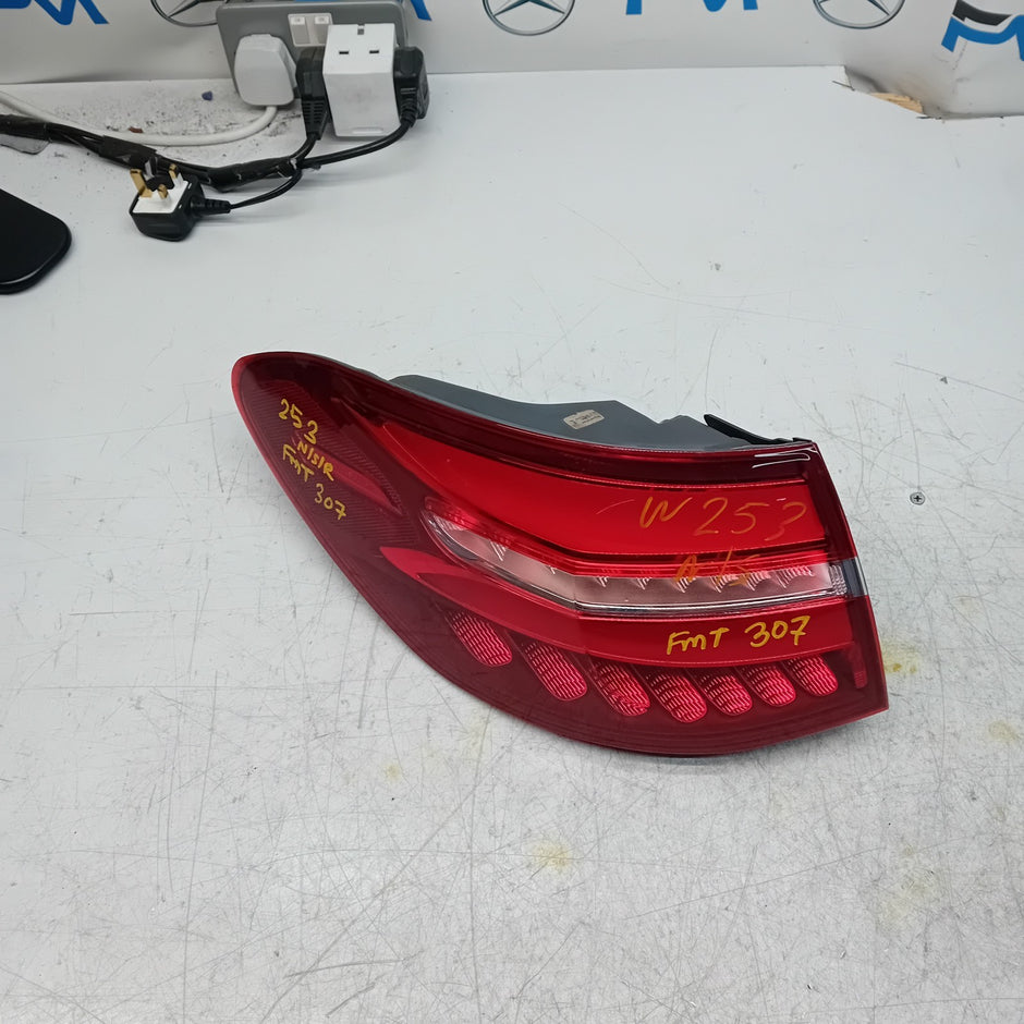MERCEDES BENZ  GLC W253 PASSENGER SIDE LEFT REAR TAIL LIGHT 2016 FMT307