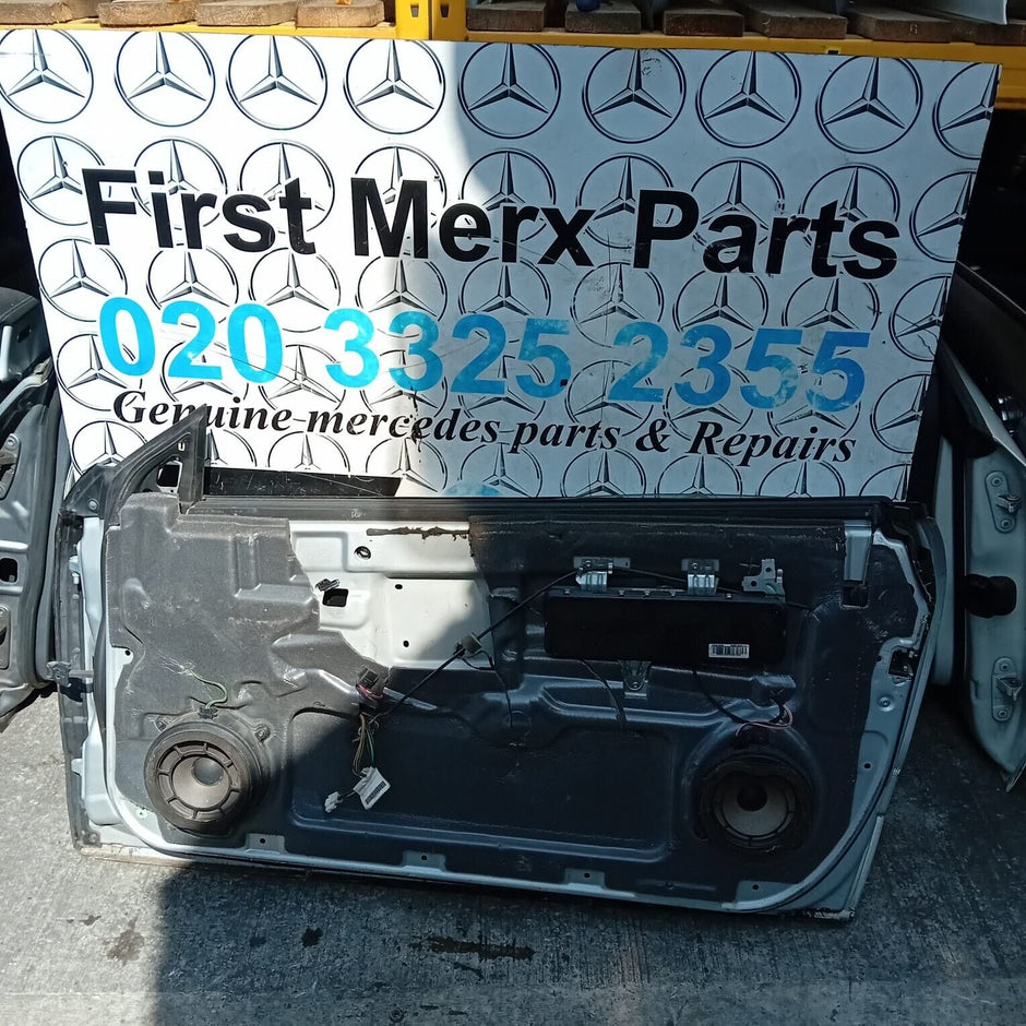 MERCEDES BENZ CLK W209 DRIVER SIDE FRONT DOOR ( OFF SIDE FRONT )
