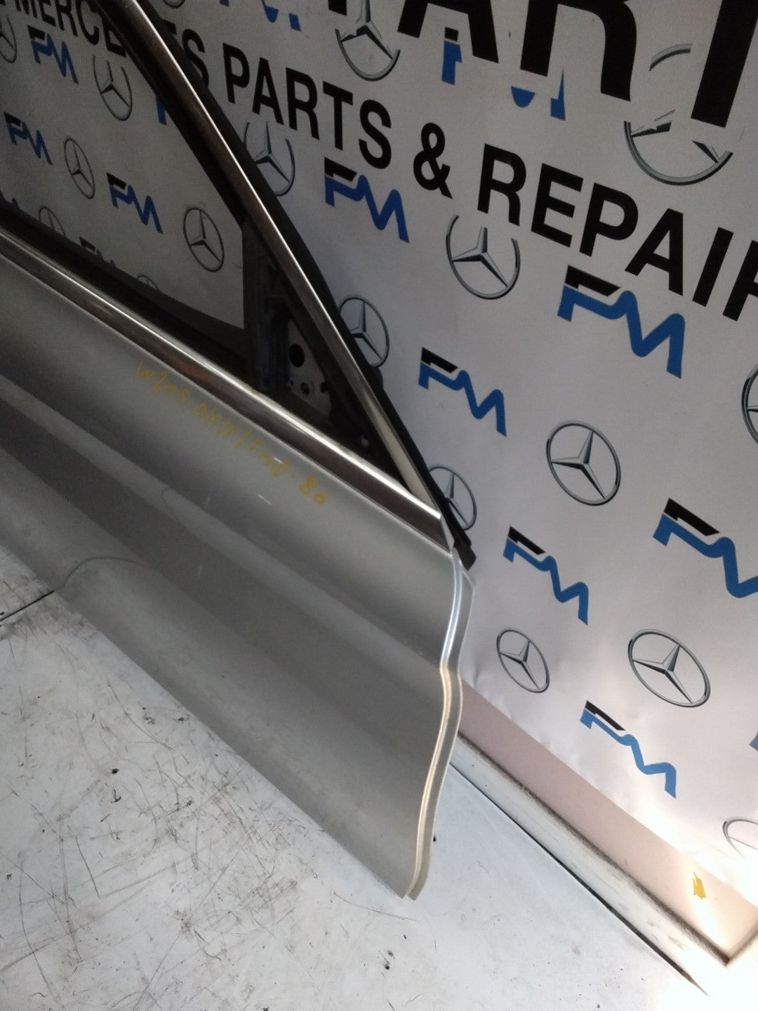 MERCEDES BENZ C-CLASS W205 DRIVER SIDE FRONT DOOR O/S/F  SILVER FMD86
