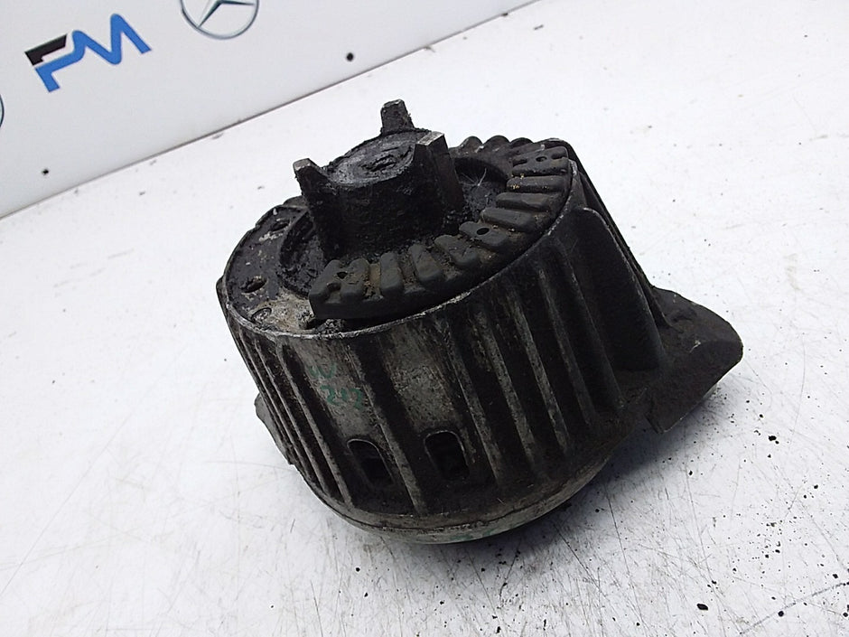 MERCEDES BENZ  E-CLASS  W212  ENGINE MOUNT LEFT NS A2122406317 FMR360