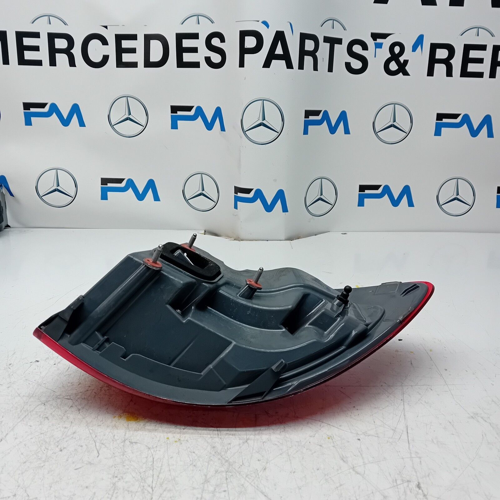 MERCEDES E-CLASS W213 2016 REAR PASSENGER N/S TAIL LIGHT A2139068700 FMT50