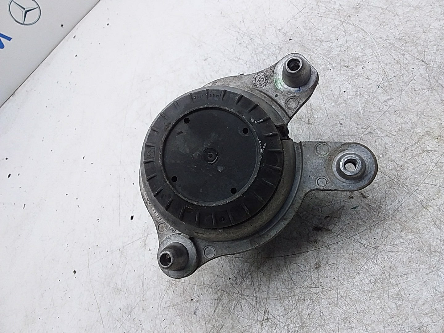 MERCEDES BENZ  E-CLASS W213  ENGINE MOUNT LEFT NS A2132400700 FMR338
