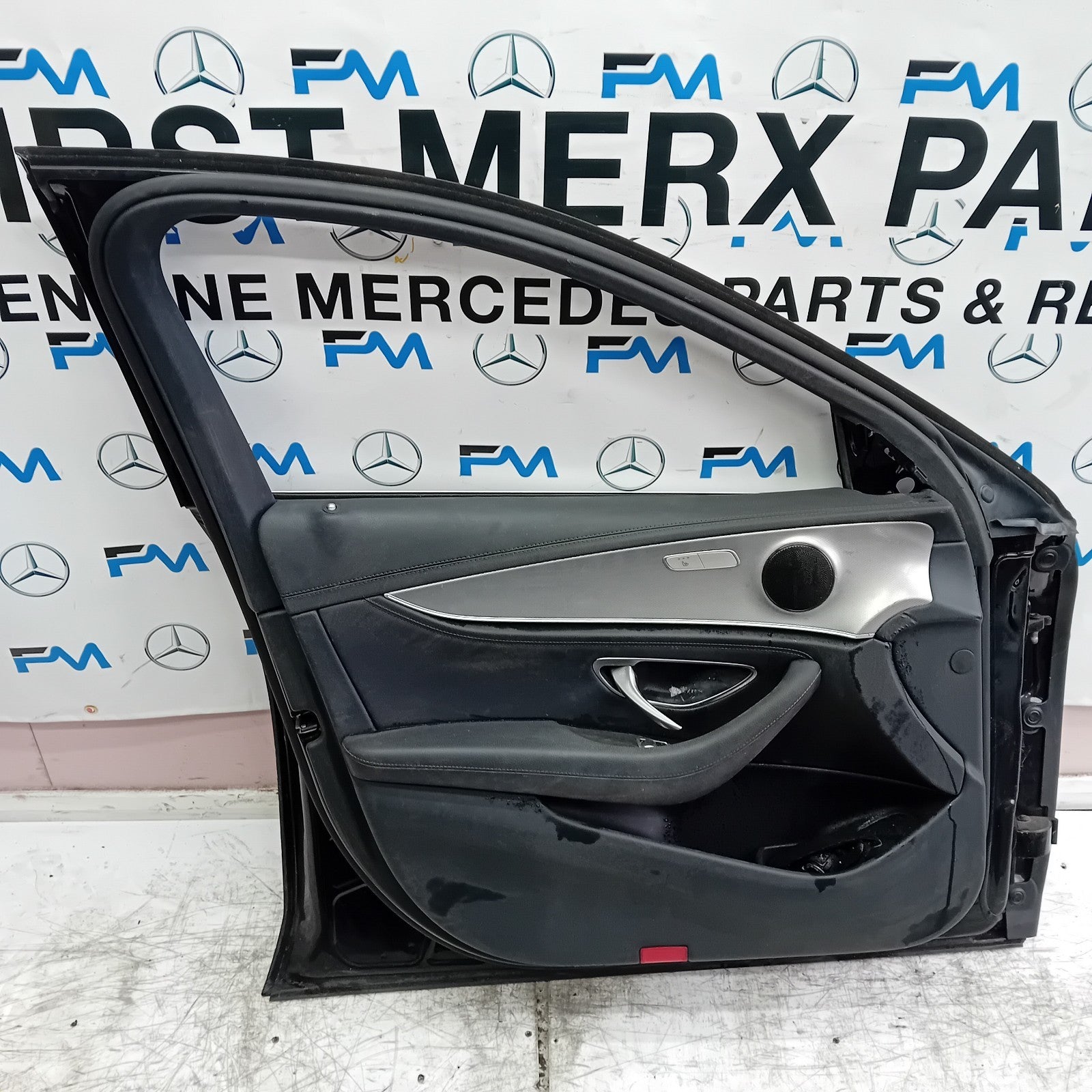 MERCEDES E-CLASS W213 SLN PASSENGER FRONT DOOR OSF BLACK 2016 ON COMPLETE FMD268