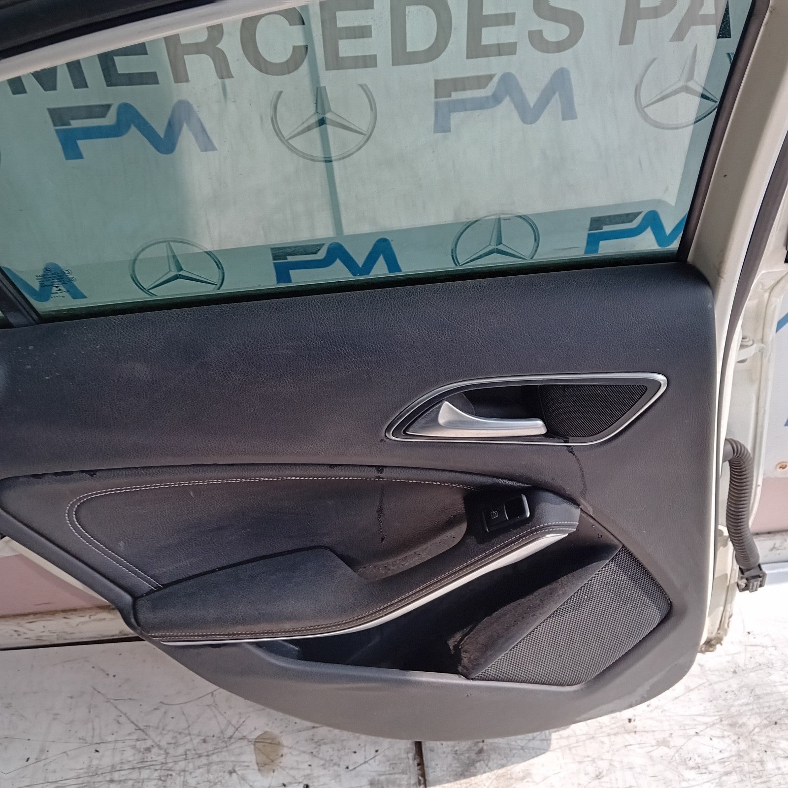 MERCEDES A-CLASS W176 PASSENGER REAR SIDE DOOR NSR 2012-18 WHITE COMPLETE FMD280
