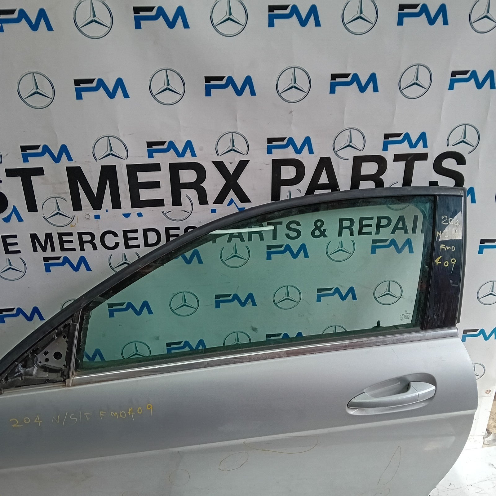 MERCEDES C-CLASS W204 PASSENGER FRONT DOOR NSF 2008-14 SILVER COMPLETE FMD409
