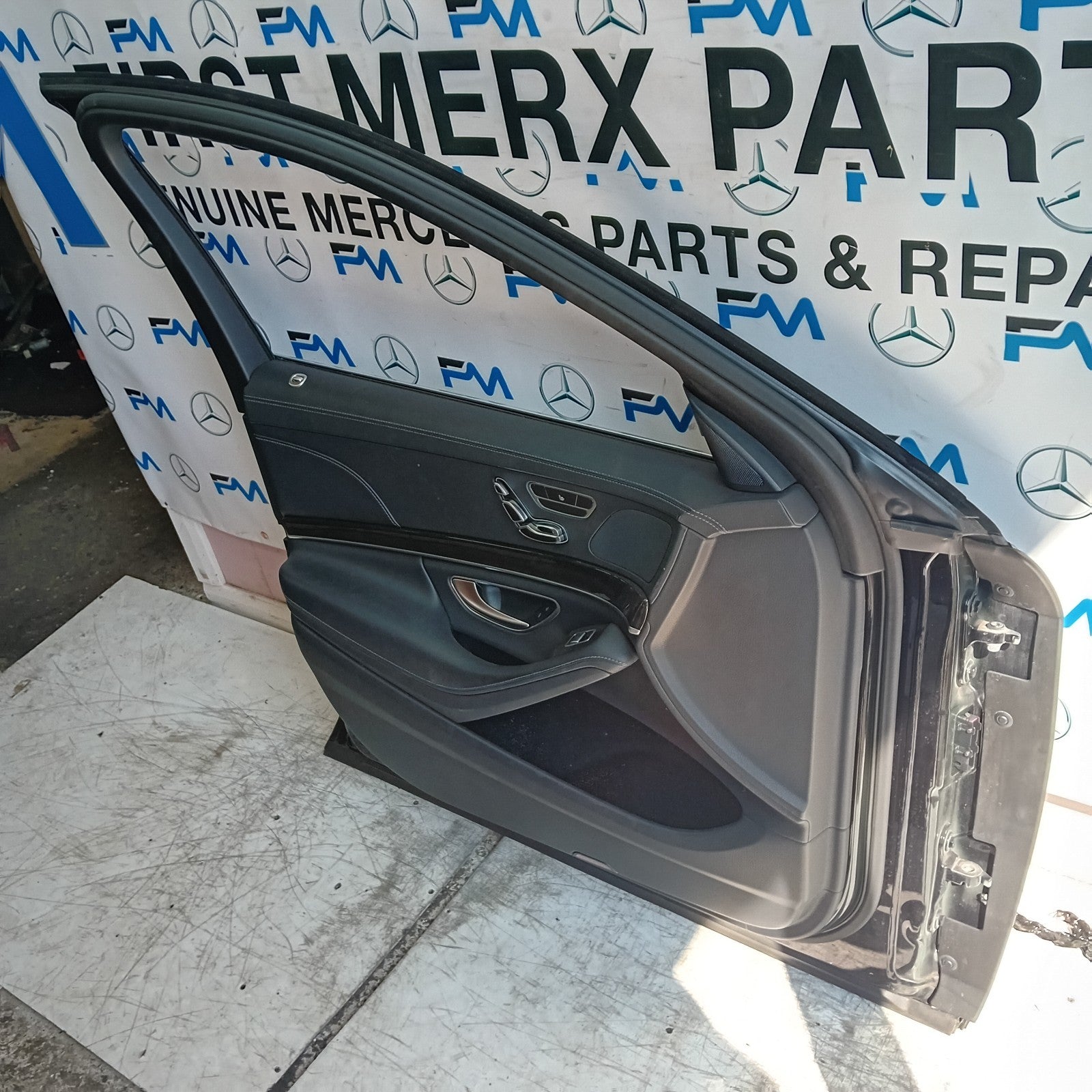 MERCEDES S-CLASS W222 SLN PASSENGER FRONT DOOR NSF BLACK 2014 ON COMPLETE FMD354