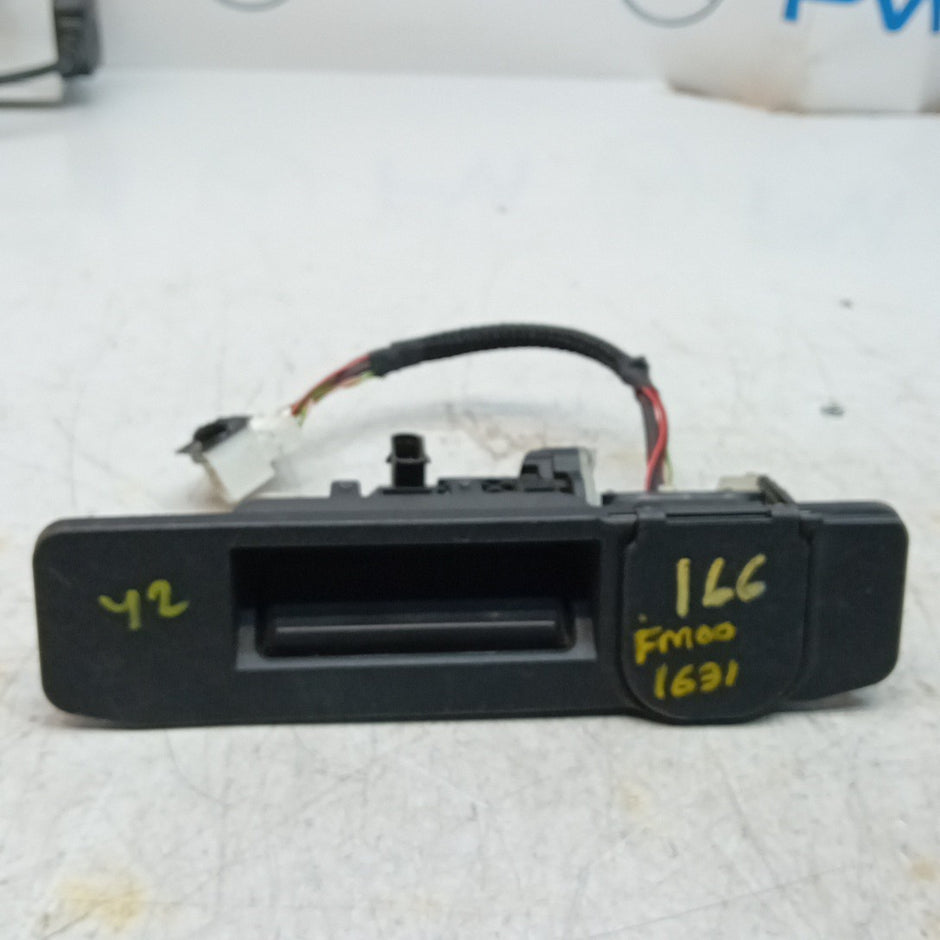 MERCEDES BENZ  GLE W166 TAILGATE HANDLE REAR VIEW CAMERA  A1667500993 FM001631
