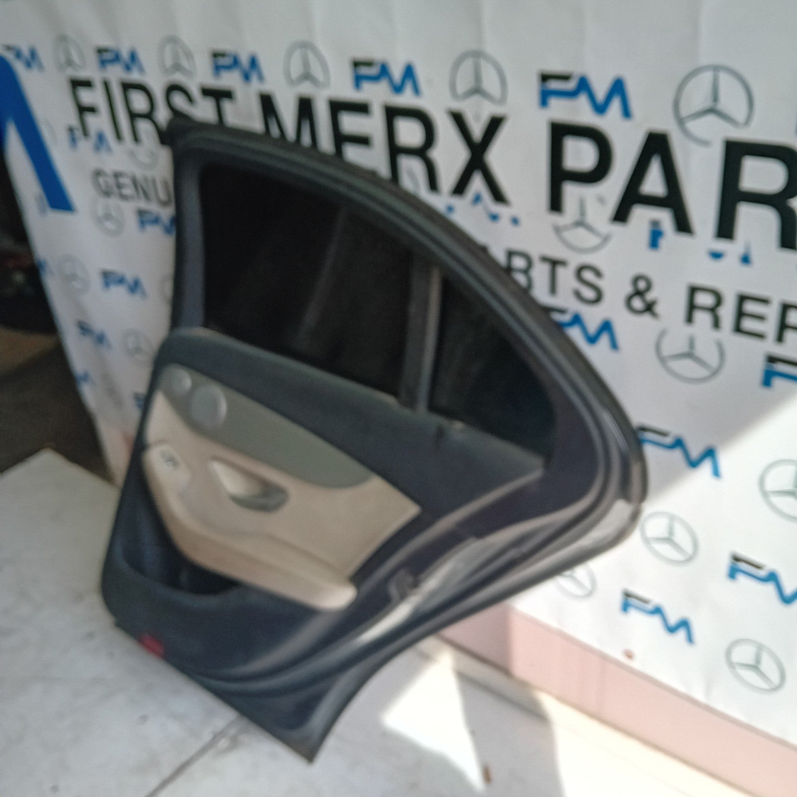 MERCEDES BENZ  C-CLASS W2O5 DRIVER SIDE REAR DOOR O/S/R COMPLETE GREY FMD108