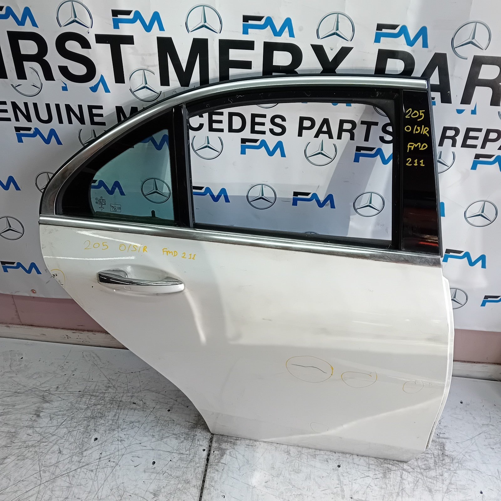 MERCEDES C-CLASS W205 SALOON DRIVER REAR DOOR OSR WHITE 2014 ON COMPLETE FMD211