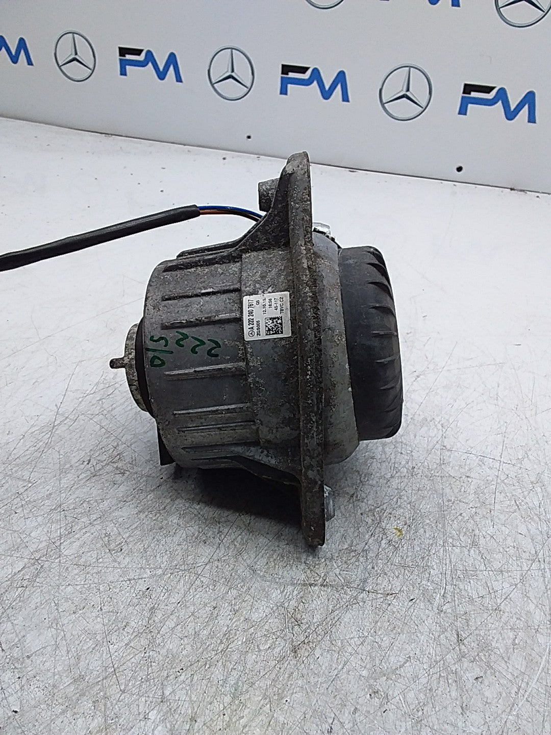 MERCEDES BENZ  S-CLASS  W222  ENGINE MOUNT RIGHT OS A2222407617 FMR347