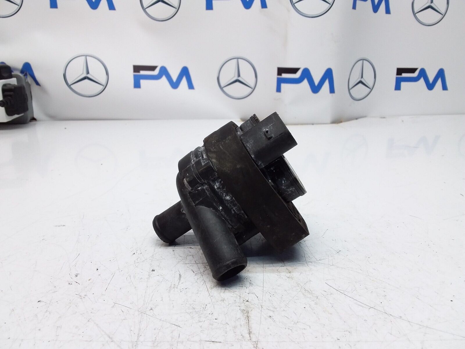 Mercedes E-CLASS W211 ELECTRIC COOLANT WATER PUMP A2118350028 FM00608