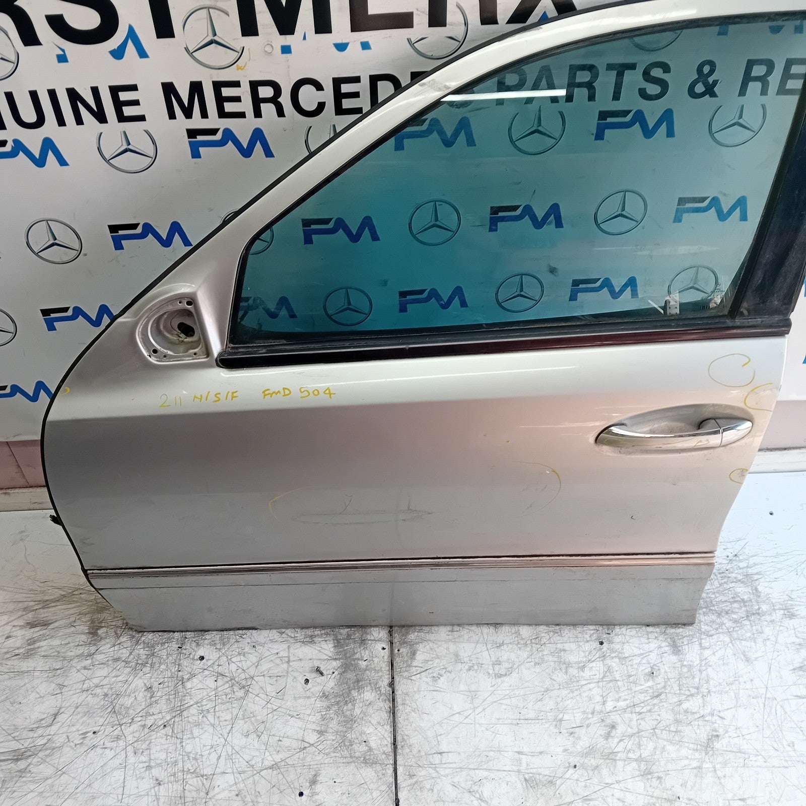 MERCEDES E-CLASS W211 PASSENGER FRONT DOOR NSF 2009 SILVER FMD504