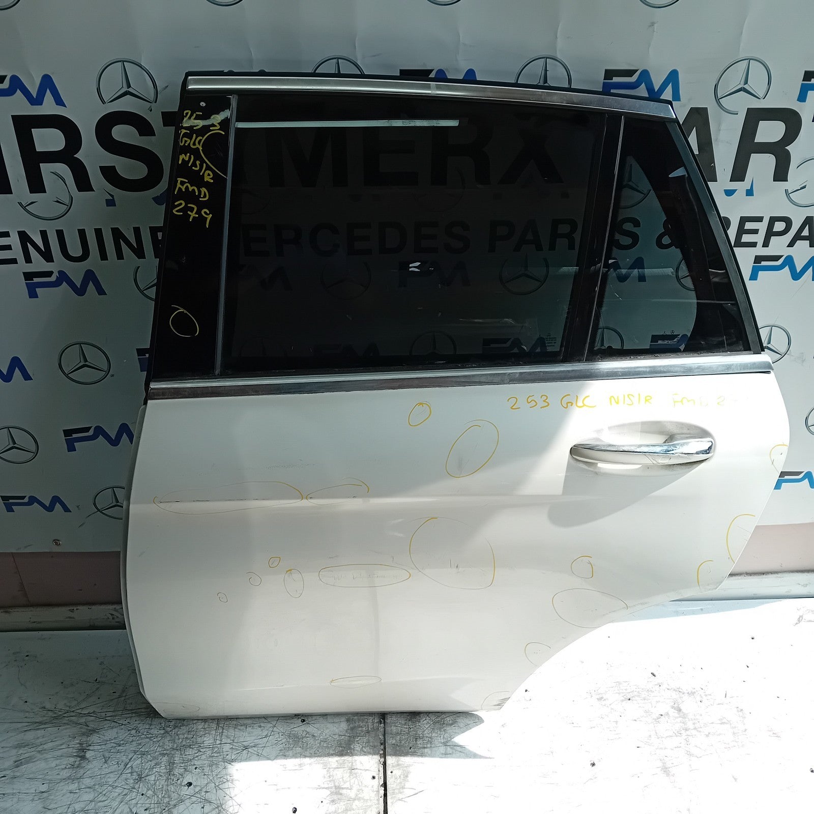 MERCEDES GLC W253 PASSENGER REAR SIDE DOOR NSR 2016 ON WHITE COMPLETE FMD279
