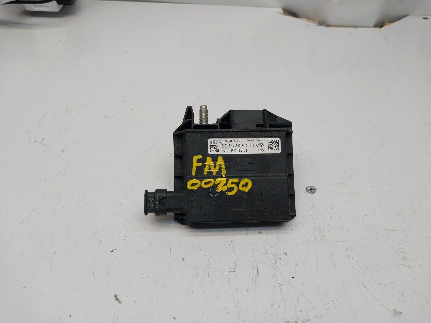 Mercedes W213 W205 W218 W238 W253 Negative Battery Tray Clamp A0009061505FM00250