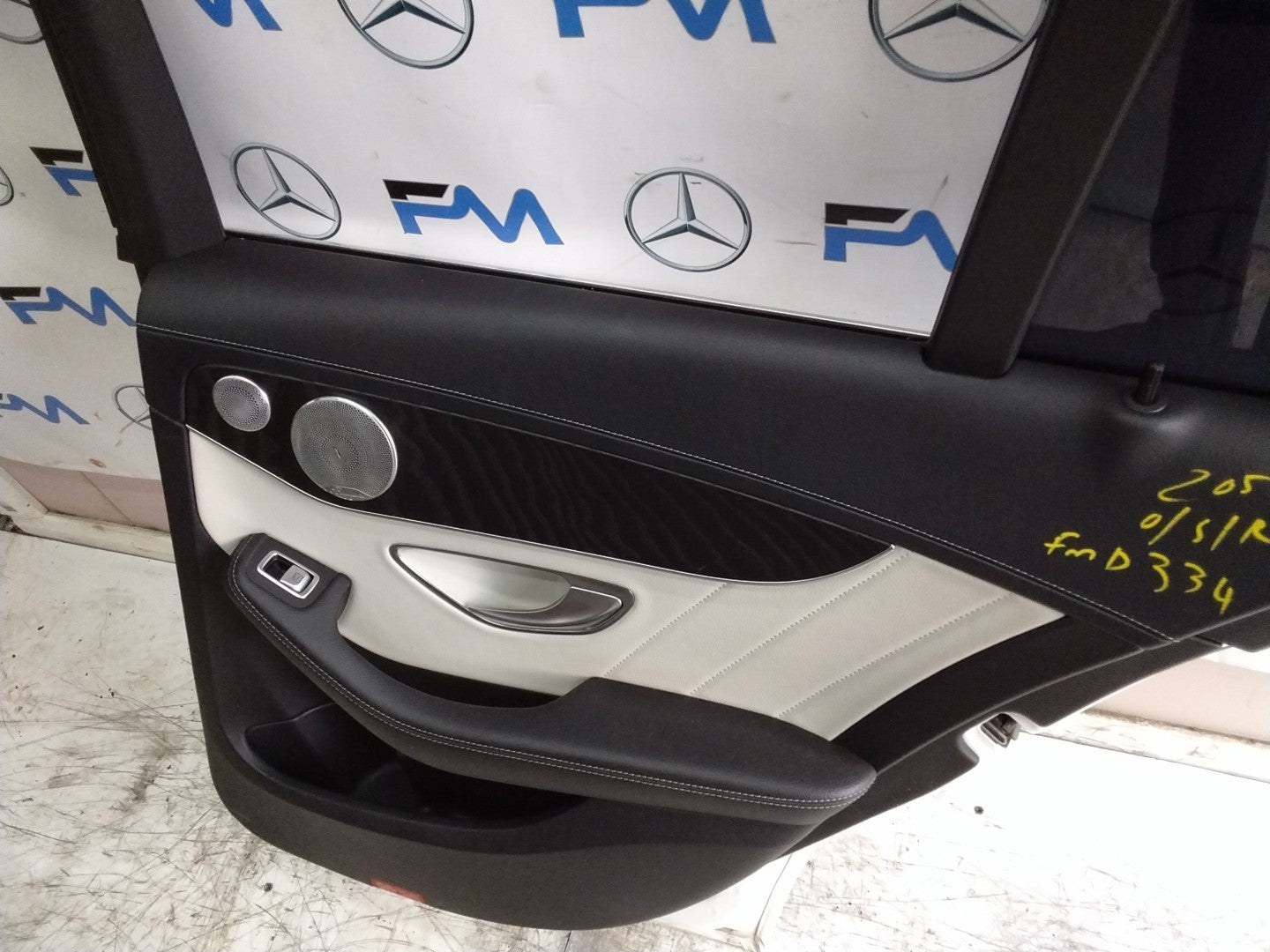 MERCEDES C-CLASS W205 SLN DRIVER REAR DOOR OSR WHITE 2014 ON COMPLETE FMD334