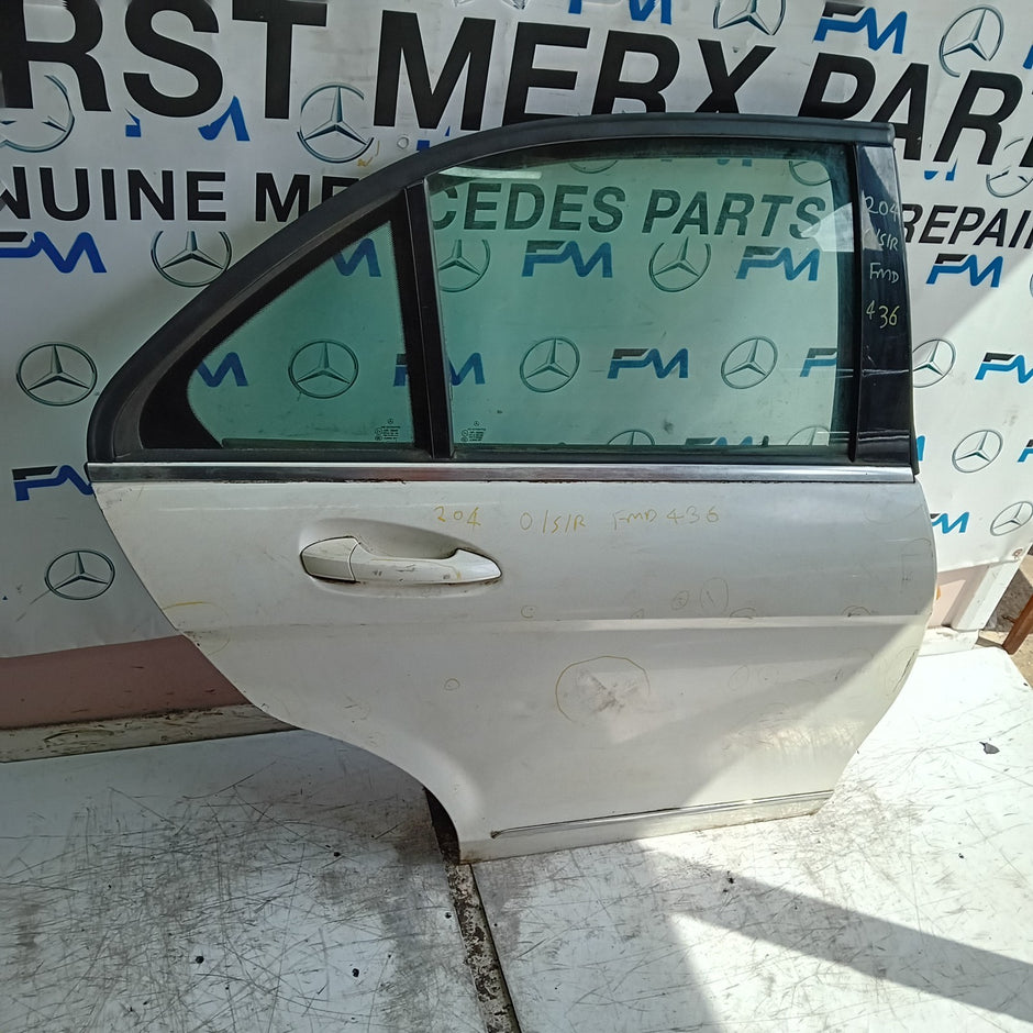 MERCEDES C-CLASS W204 SLN DRIVER REAR DOOR OSR WHITE COMPLETE 2009-2014 FMD436