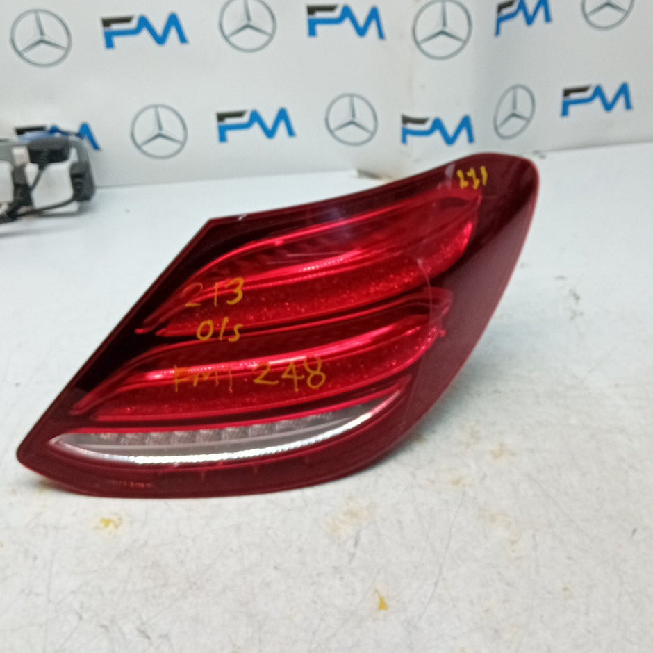 MERCEDES E-CLASS W213 DRIVER RIGHT OS REAR TAIL LIGHT A1779061900 FMT248