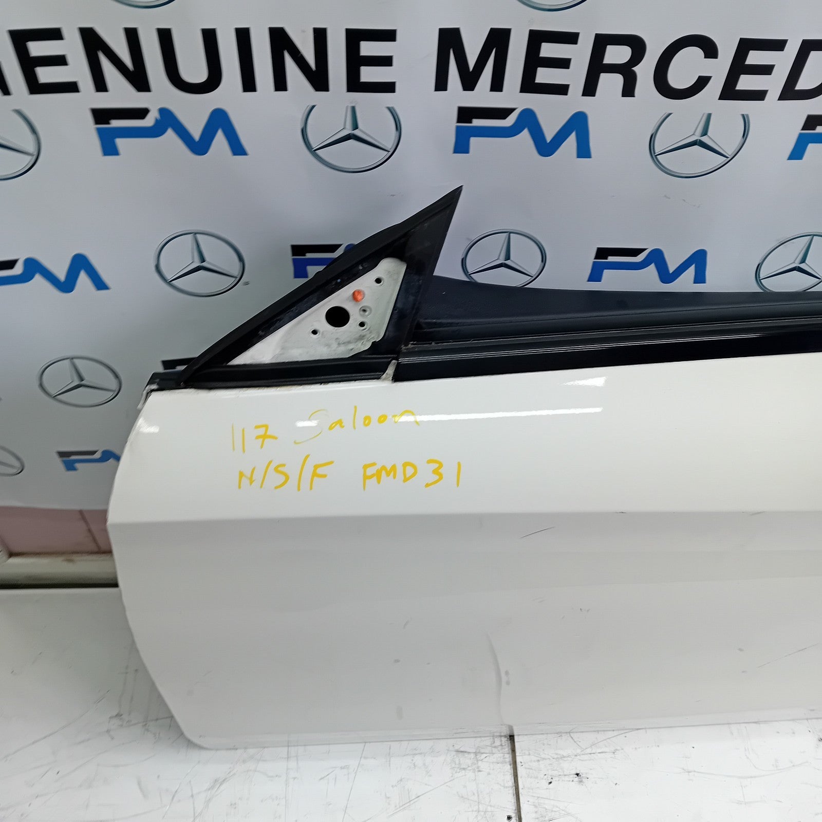 MERCEDES BENZ CLA W117 PASSENGER  FRONT DOOR N/S/F COMPLETE WHITE 2013-18 FMD31