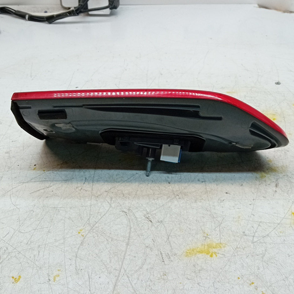 MERCEDES BENZ  E-CLASS W213 PASSENGER LEFT NS REAR TAIL LIGHT  2016 FMT271