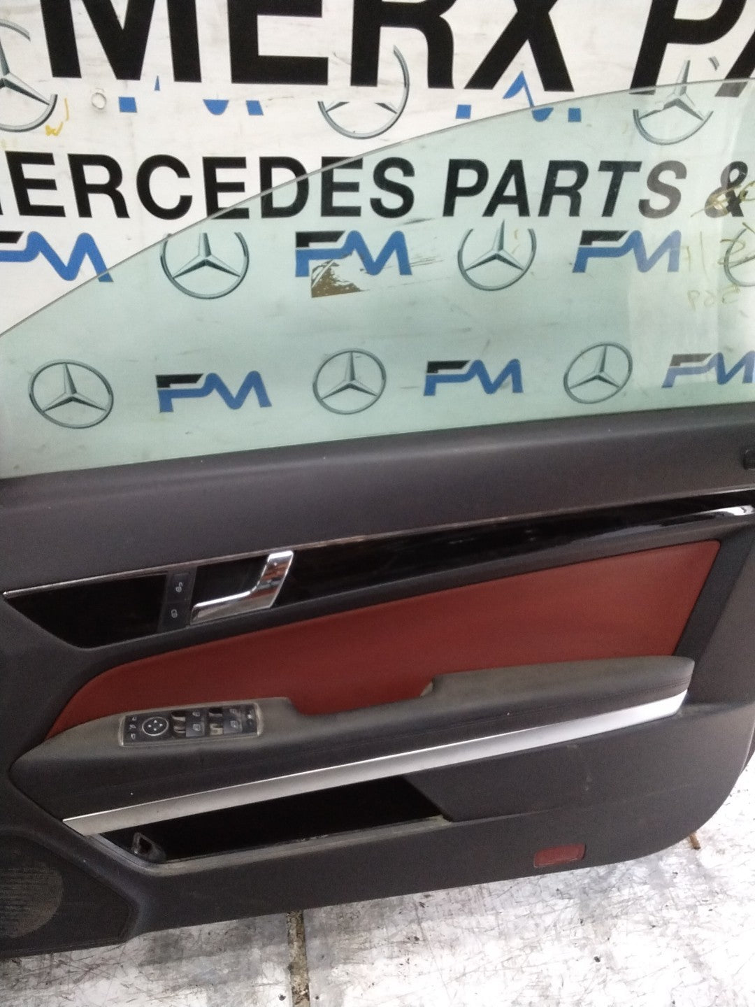 MERCEDES E-CLASS W207  DRIVER FRONT DOOR OSF WHITE 2009-16 COMPLETE FMD569