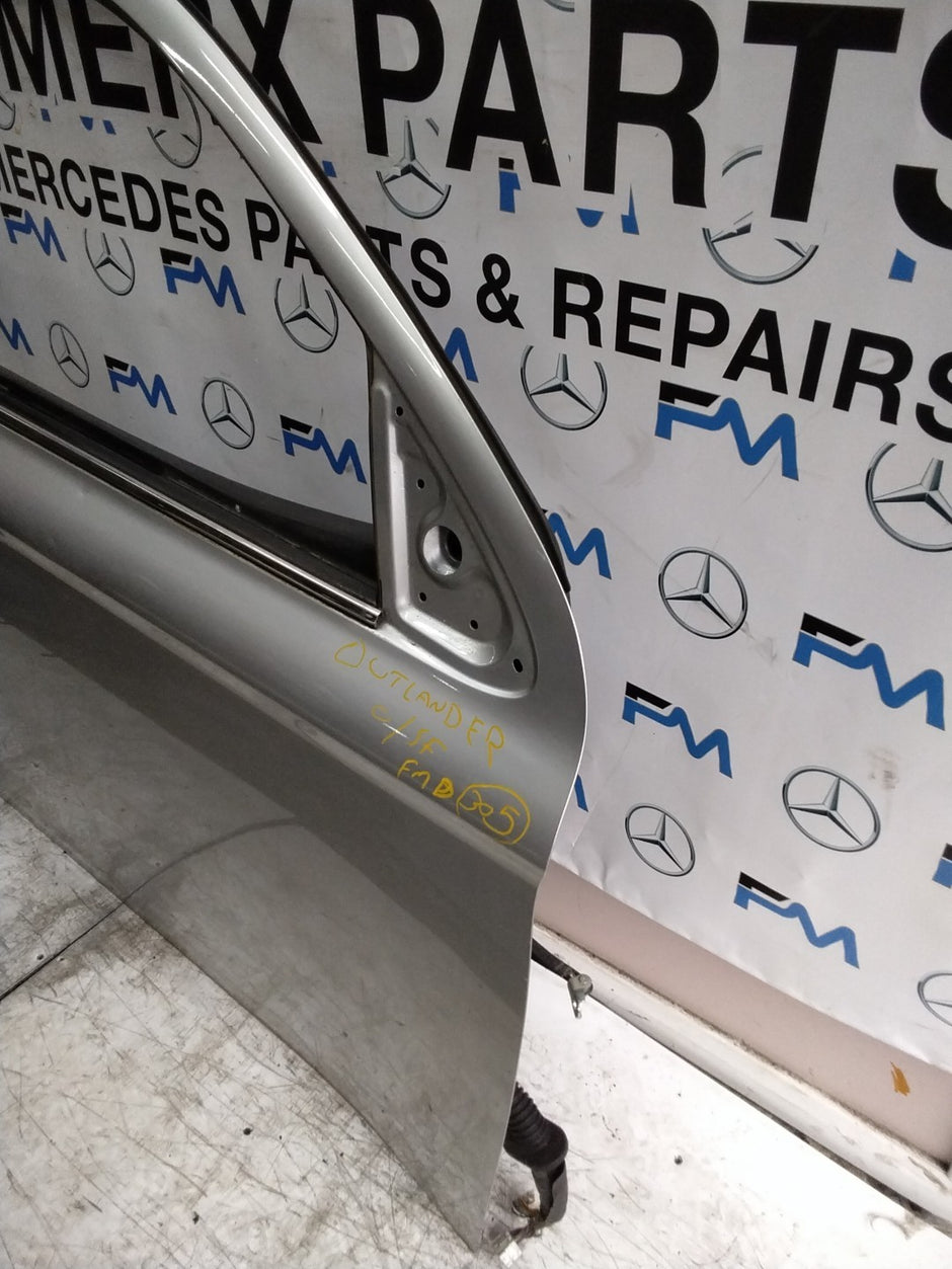 MITSUBISHI OUTLANDER MK3 DRIVER FRONT DOOR OSF SILVER COMPLETE 2013 FMD305