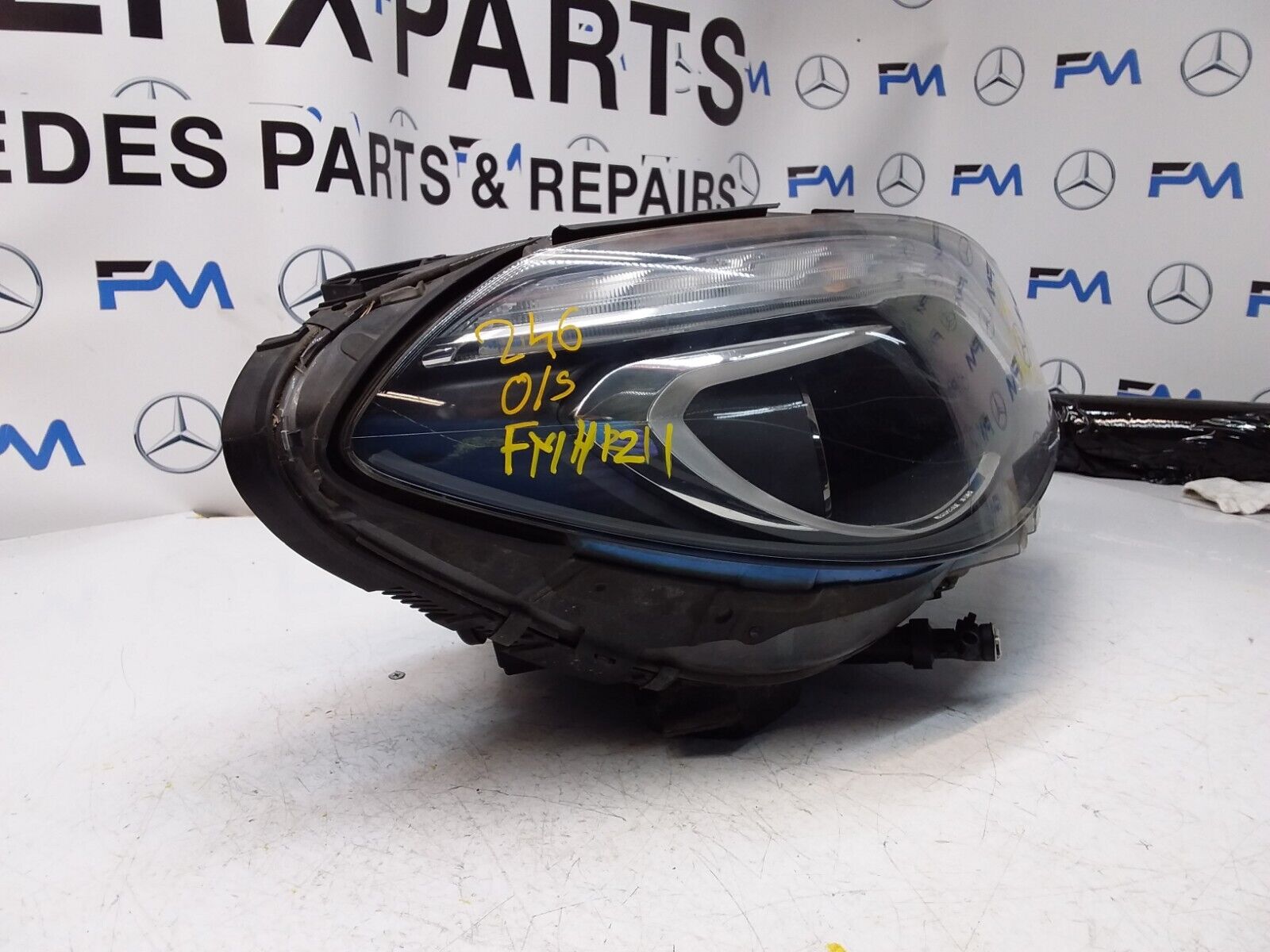 2013 MERCEDES B-CLASS W246 HEADLIGHT DRIVER SIDE OS A2468207461 FMH121 (DAMAGED)