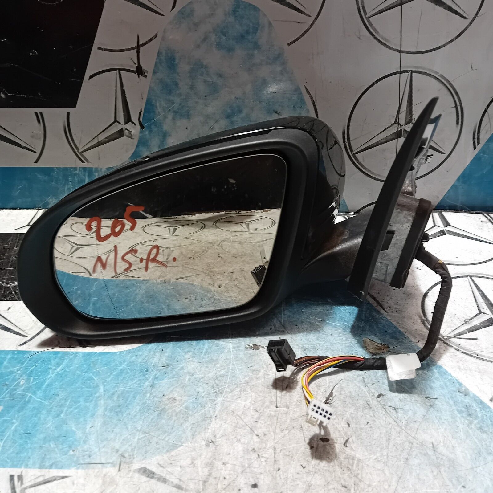 MERCEDES BENZ C-CLASS W205 WING MIRROR PASSENGER SIDE FRONT IN BLACK A2058104702