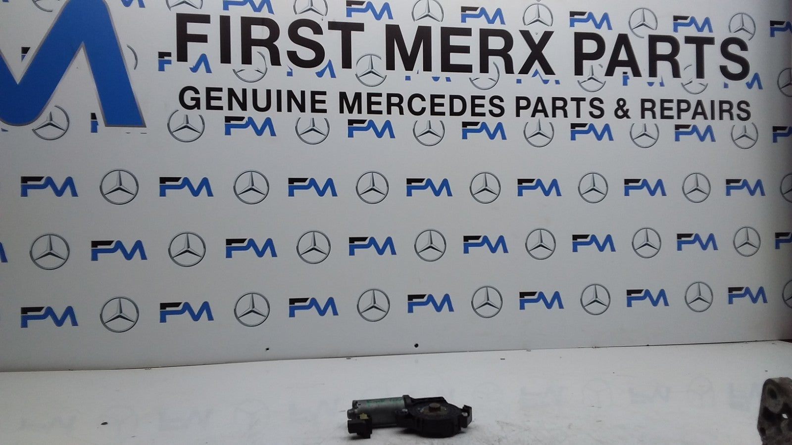 MERCEDES BENZ  CLA C117  MERCEDES CLA SUNROOF ACTUATOR  604836510 FMR460