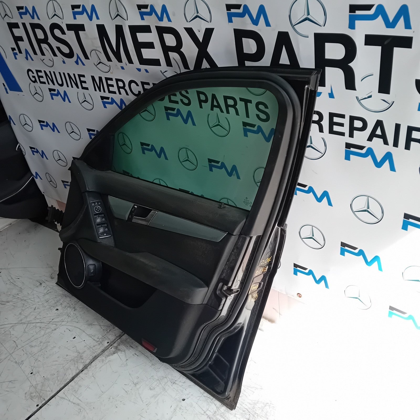 MERCEDES BENZ C-CLASS W204 DRIVER SIDE FRONT DOOR O/S/F BLACK FMD125