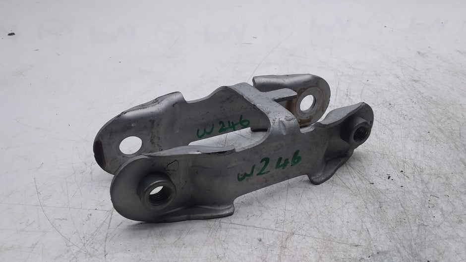 MERCEDES BENZ B-CLASS W246 ENGINE MOUNT BRACKET A2462400809 FMR451