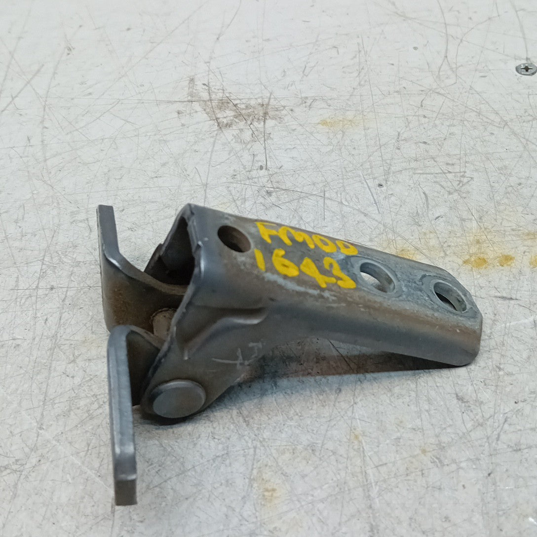 MITSUBISHI OUTLANDER MK3  FRONT DOOR HINGE PANEL E1 A046834 FM001643