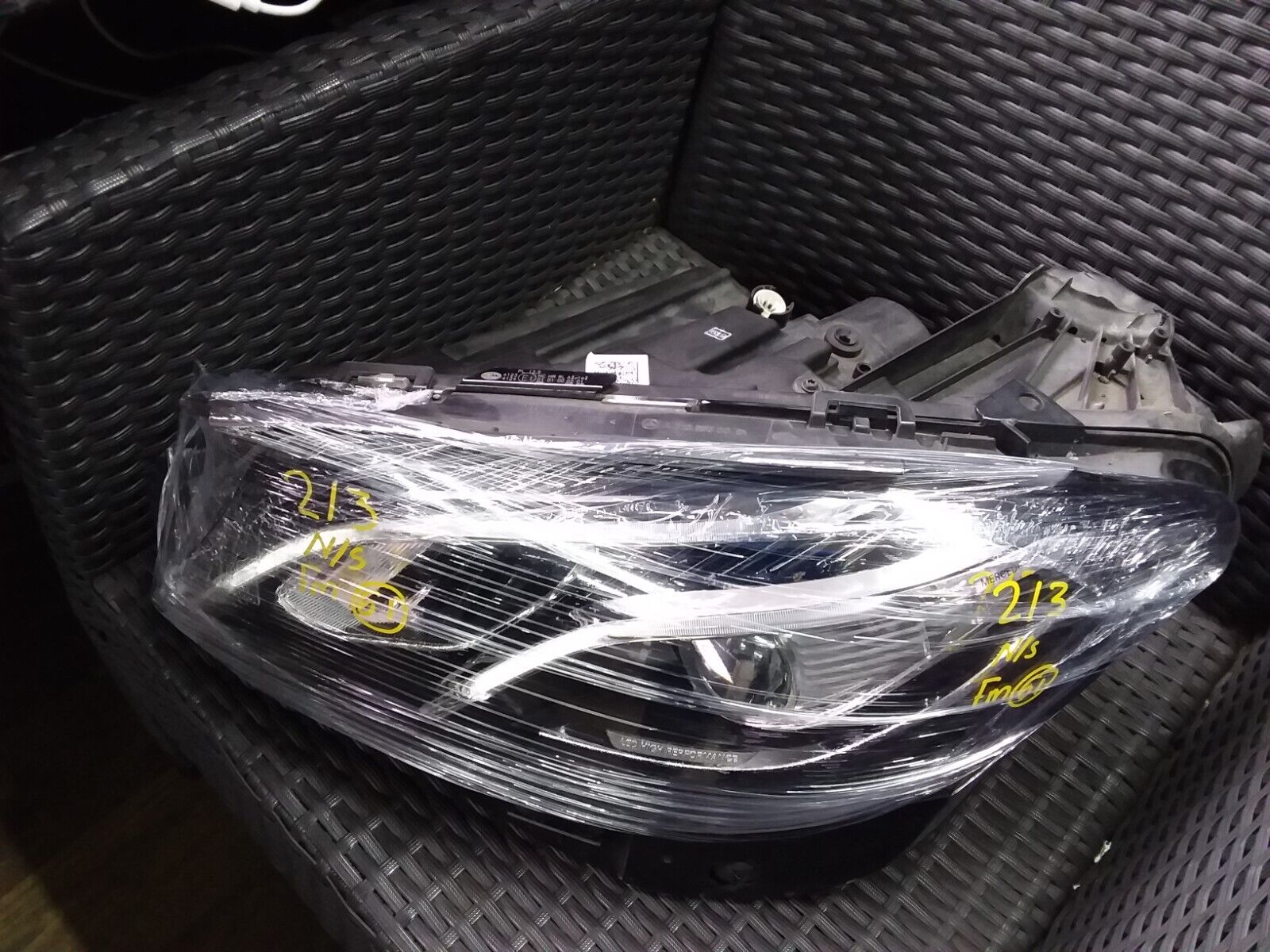 MERCEDES E CLASS W213 2016-2021 PASSENGER SIDE LED HEADLIGHT A2139064104 FM61