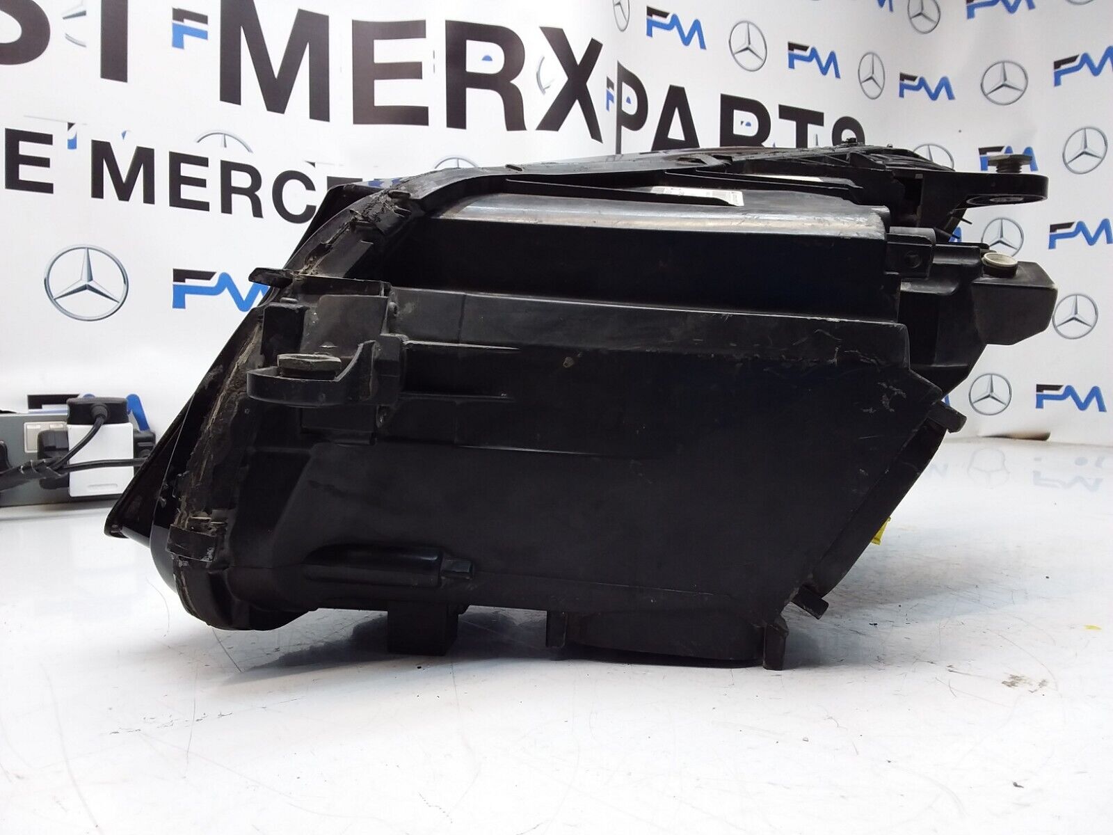 2015 MERCEDES C-CLASS W205 O/S HEADLIGHT  A2059069801 FMH57 LED INTELLIGENT 