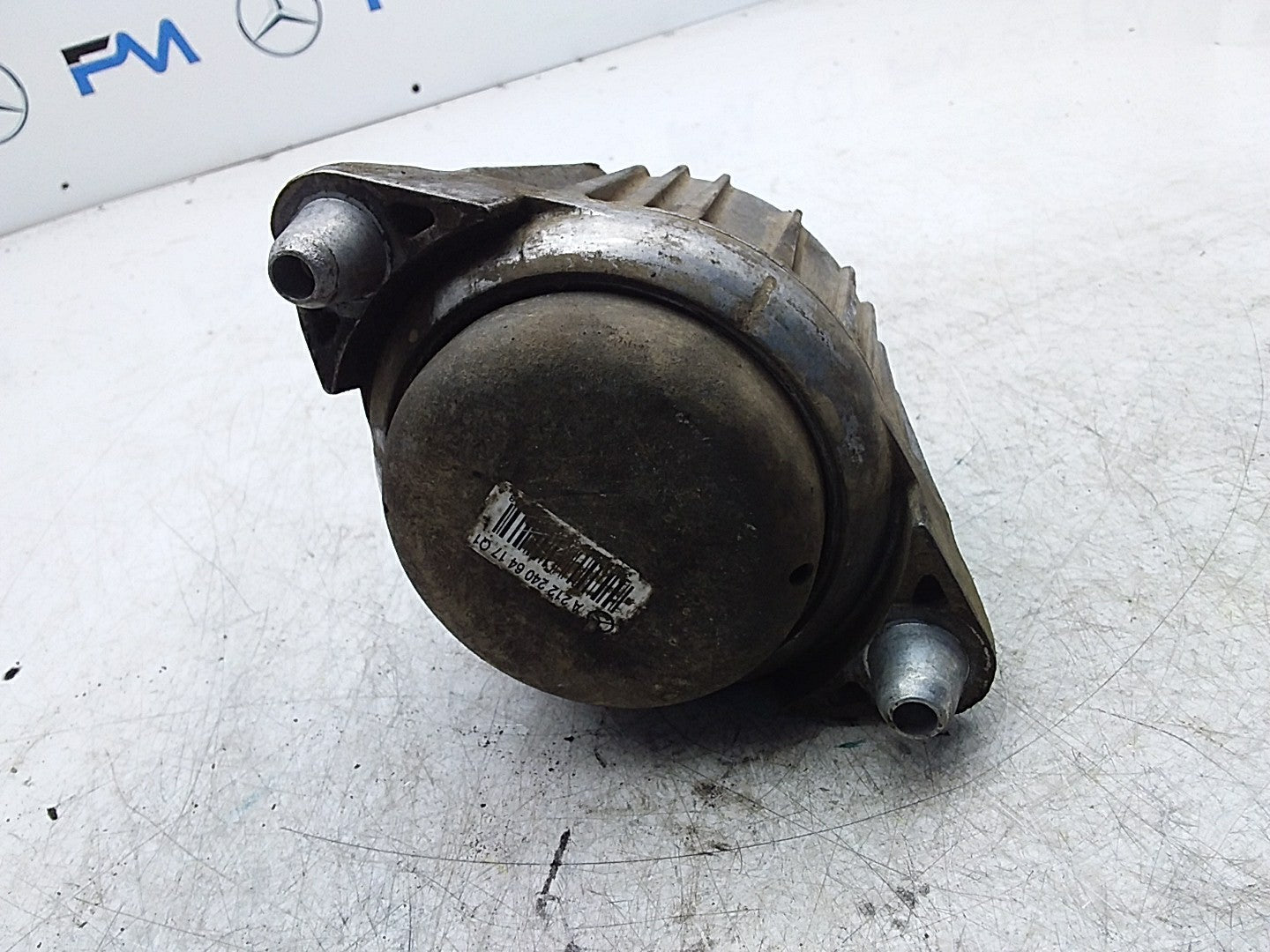 MERCEDES BENZ  E-CLASS  W212  ENGINE MOUNT RIGHT OS A2122406417 FMR356
