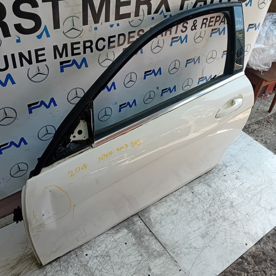 MERCEDES C-CLASS W204 PASSENGER FRONT DOOR NSF 2013 WHITE COMPLETE FMD505