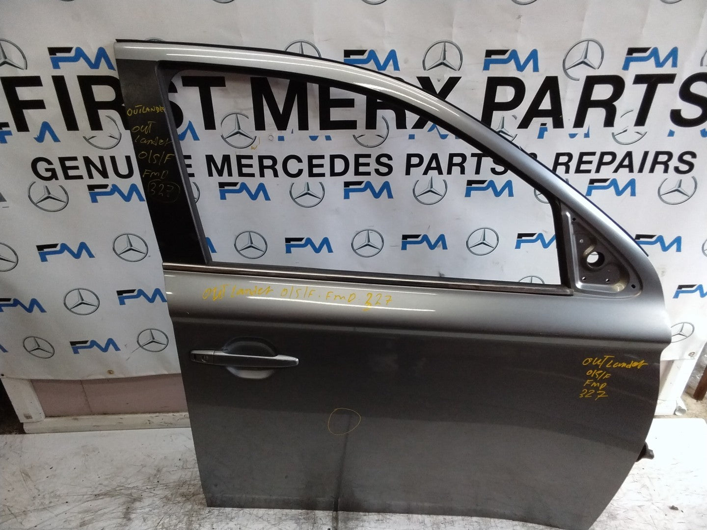 MITSUBISHI OUTLANDER MK3 DRIVER FRONT DOOR OSF GREY 2013 ON  FMD327