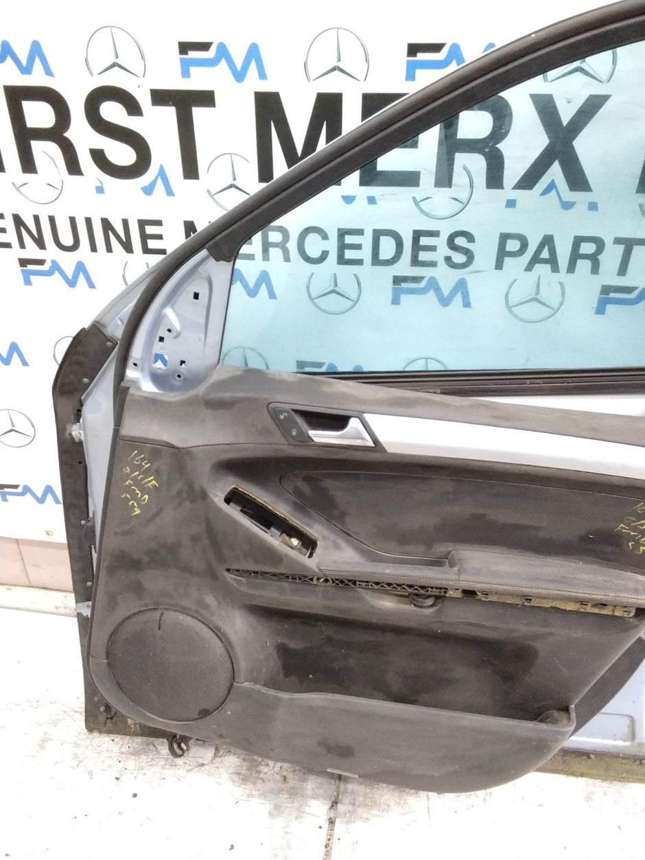 MERCEDES M-CLASS W164  DRIVER FRONT DOOR OSF  2005-2011 SILVER  FMD559