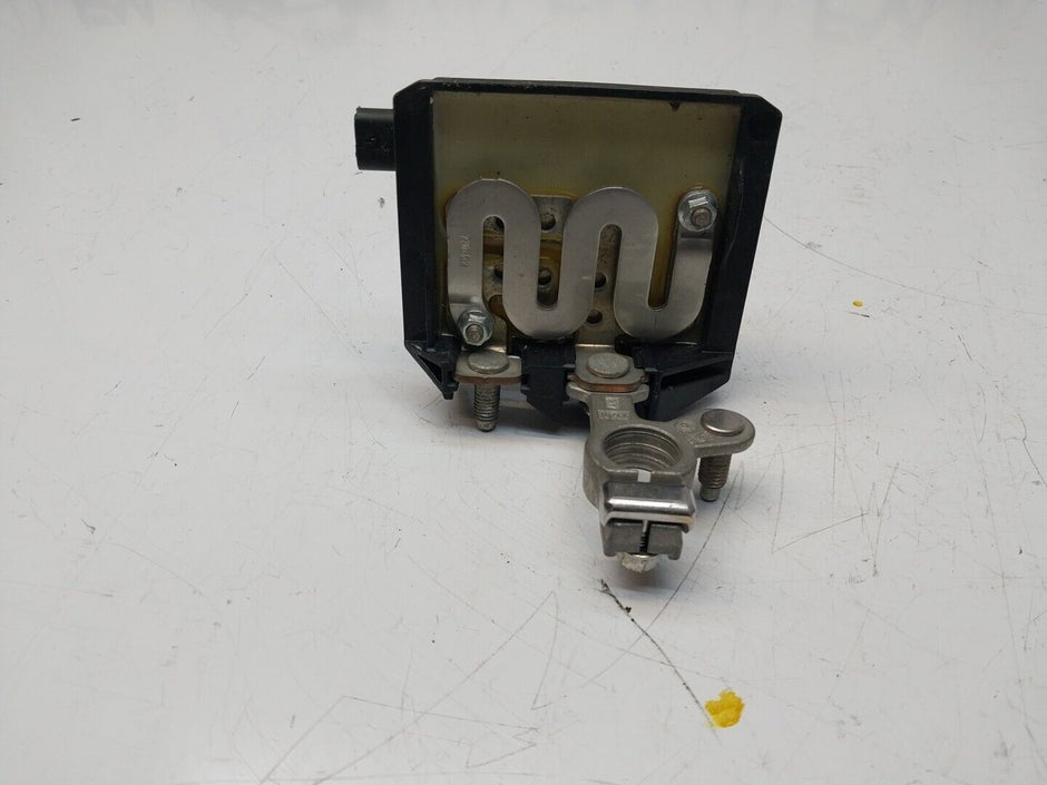 Mercedes W213 W205 W218 W238 W253 Negative Battery Tray Clamp A0009061505FM00254