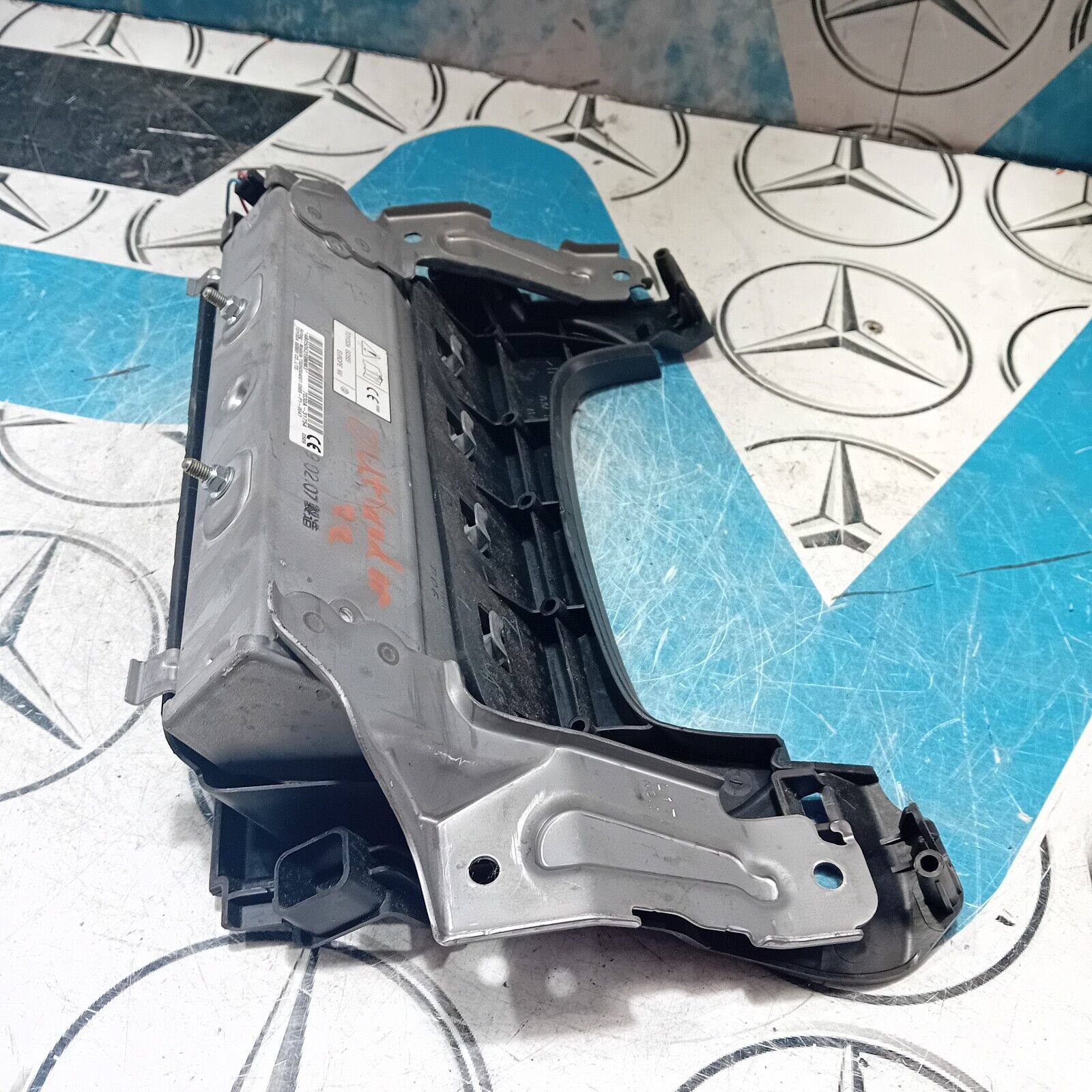 2018 MITSUBISHI OUTLANDER MK3 KNEE AIR SRS BAG RIGHT DRIVER SIDE 7030A-31754