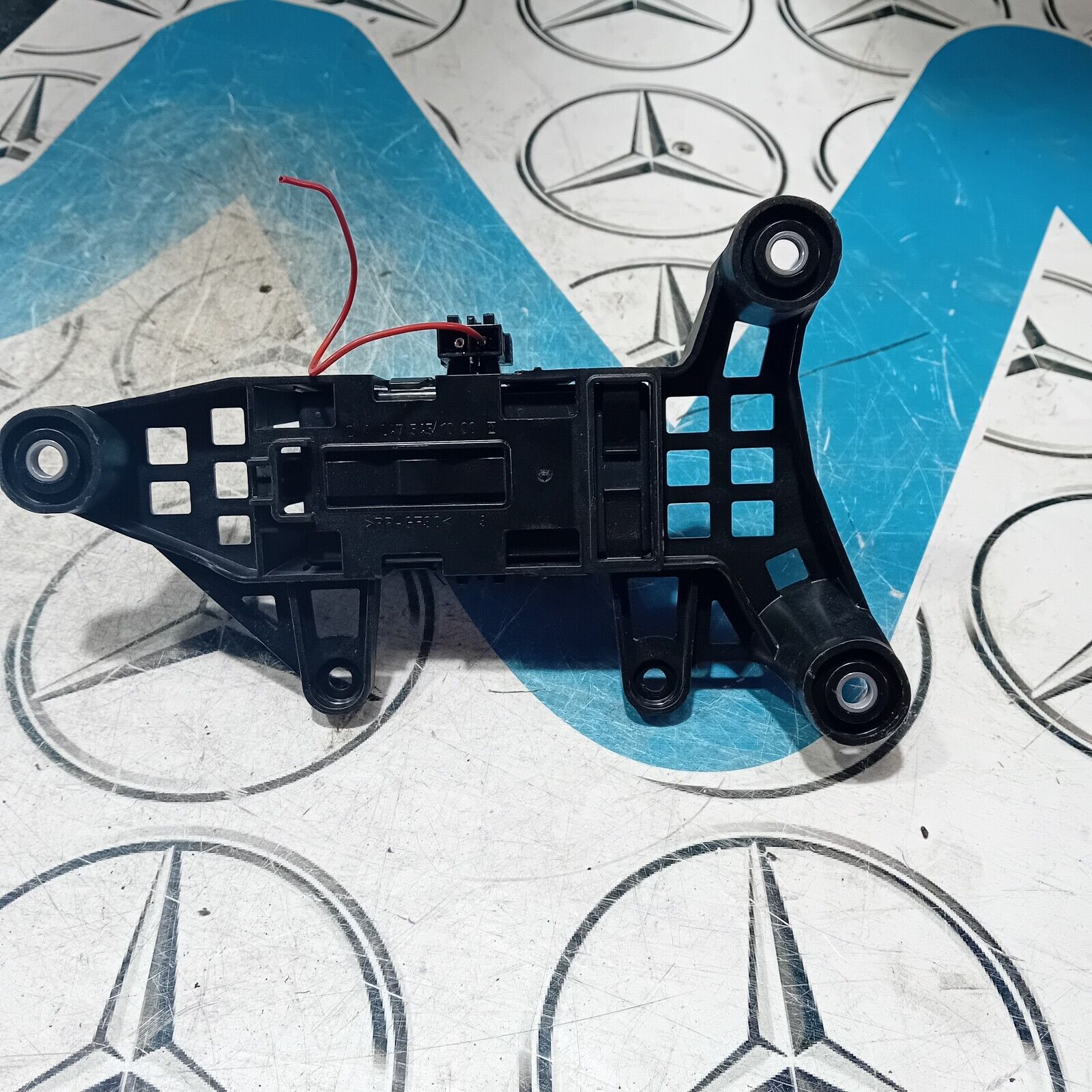 2021 MERCEDES BENZ A180 W177 SMALL AUXILIARY BATTERY & BRACKET  A2475451000