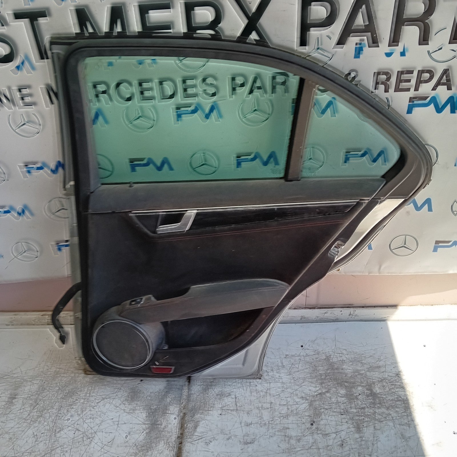 MERCEDES C-CLASS W204 SLN DRIVER REAR DOOR OSR 2011 SILVER COMPLETE FMD490