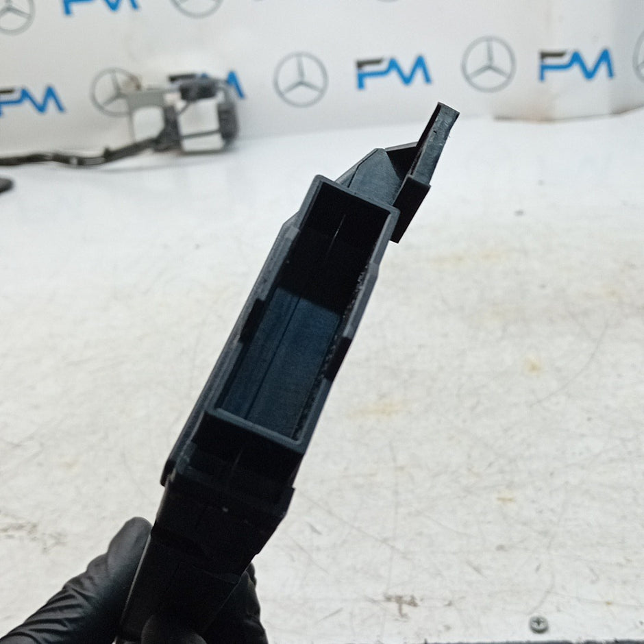 MERCEDES E CLASS IGNITION CONTROL MODULE ECU A2139003710 2019 W213 FM001607