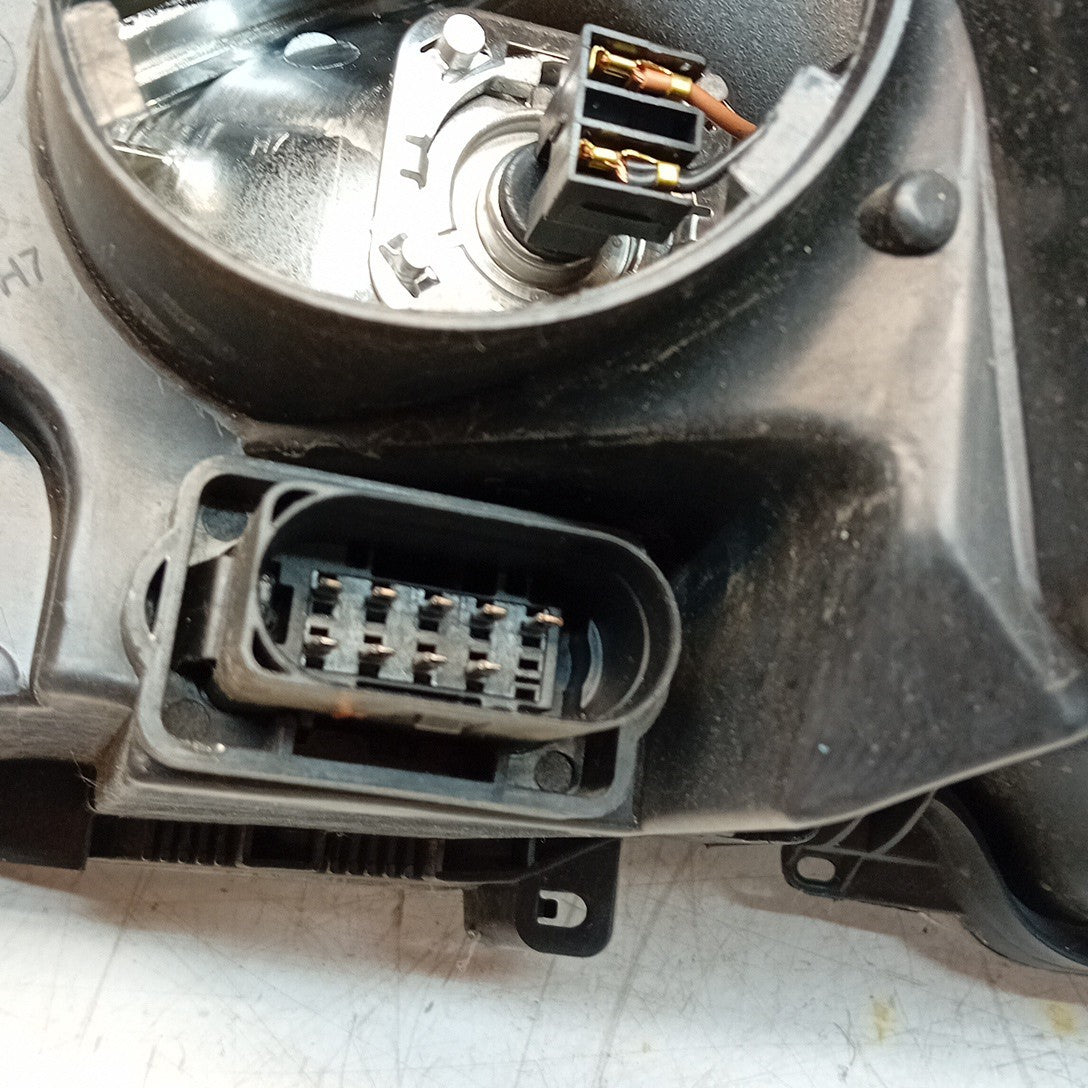 MERCEDES BENZ C-CLASS W204 DRIVER SIDE OS HEADLIGHT 2012 FMH193