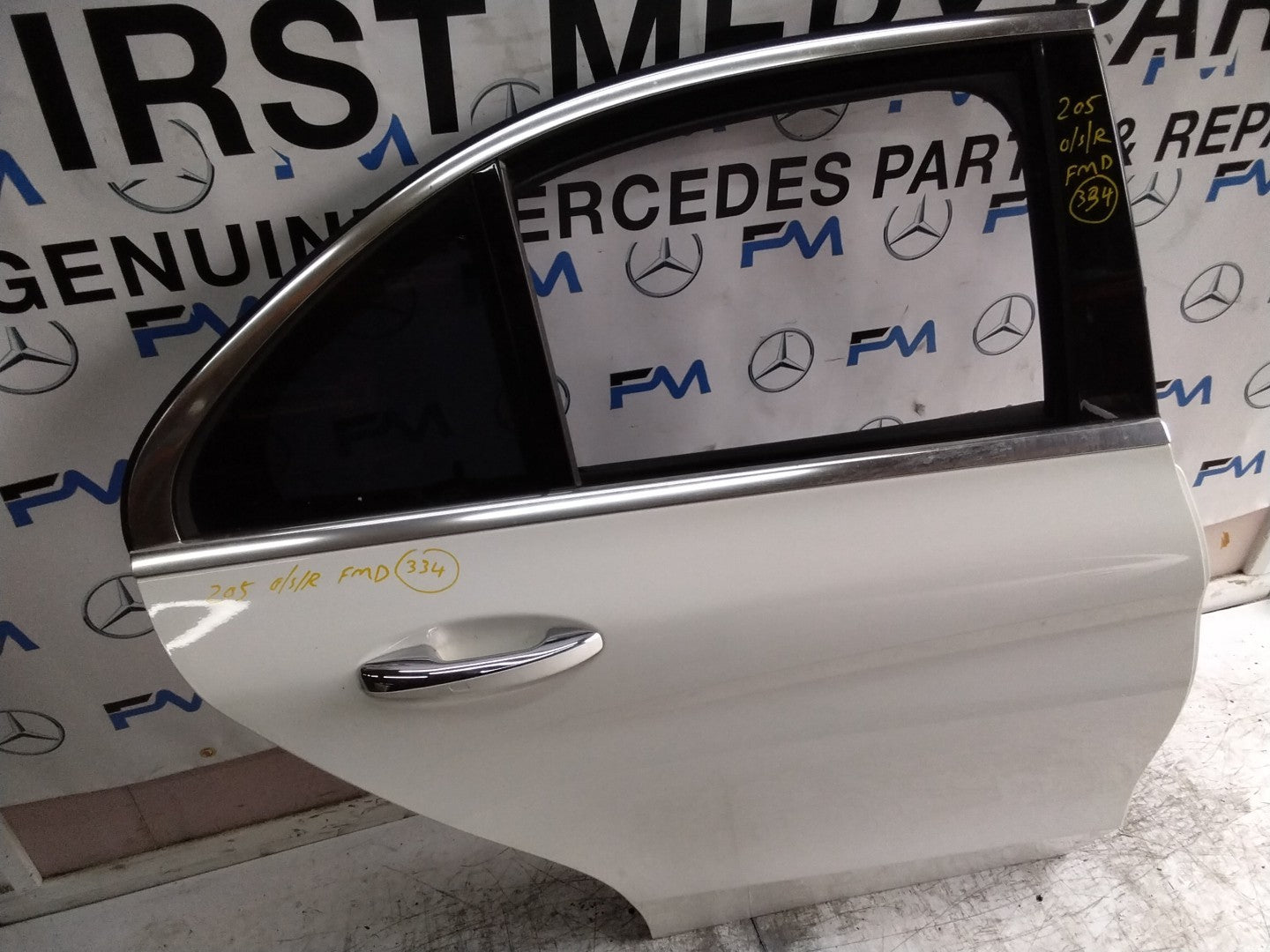 MERCEDES C-CLASS W205 SLN DRIVER REAR DOOR OSR WHITE 2014 ON COMPLETE FMD334