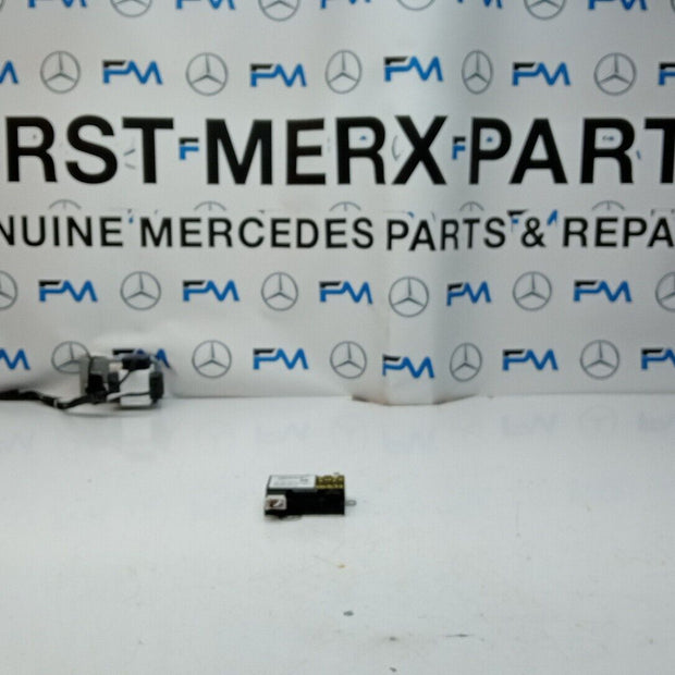 Mercedes  A B E W176 W212 W246 Fuel Pump Module Control Unit A0009006207 FM00278