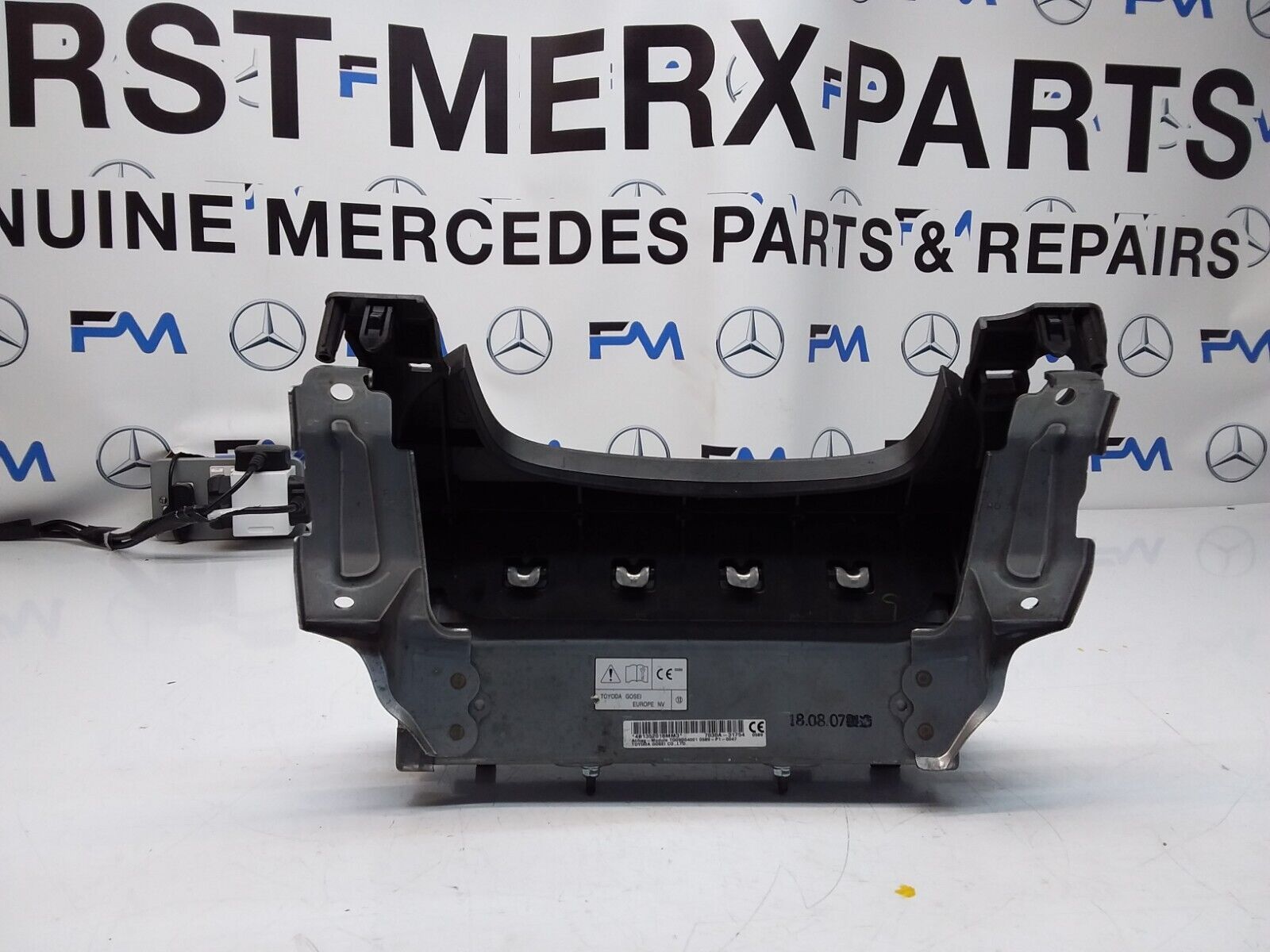 MITSUBISHI OUTLANDER MK3 KNEE AIR SRS BAG RIGHT DRIVER SIDE 7030A-31754 FM00307 