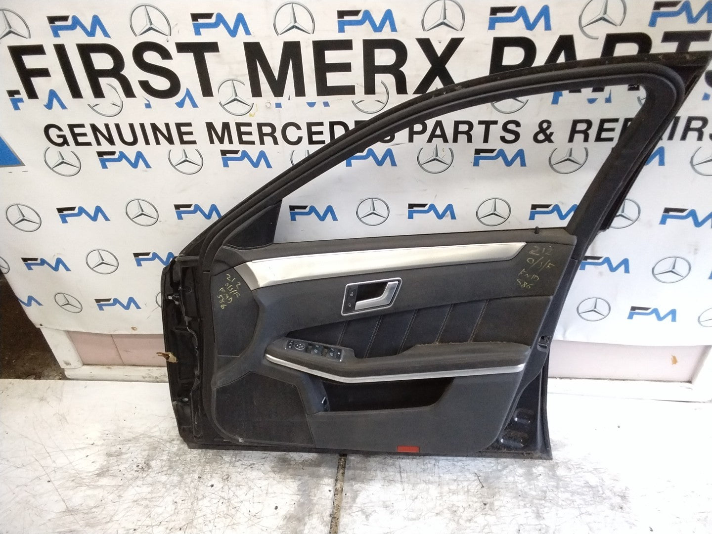 MERCEDES E-CLS W212  DRIVER FRONT DOOR OSF BLACK 2009-16 COMPLETE FMD586