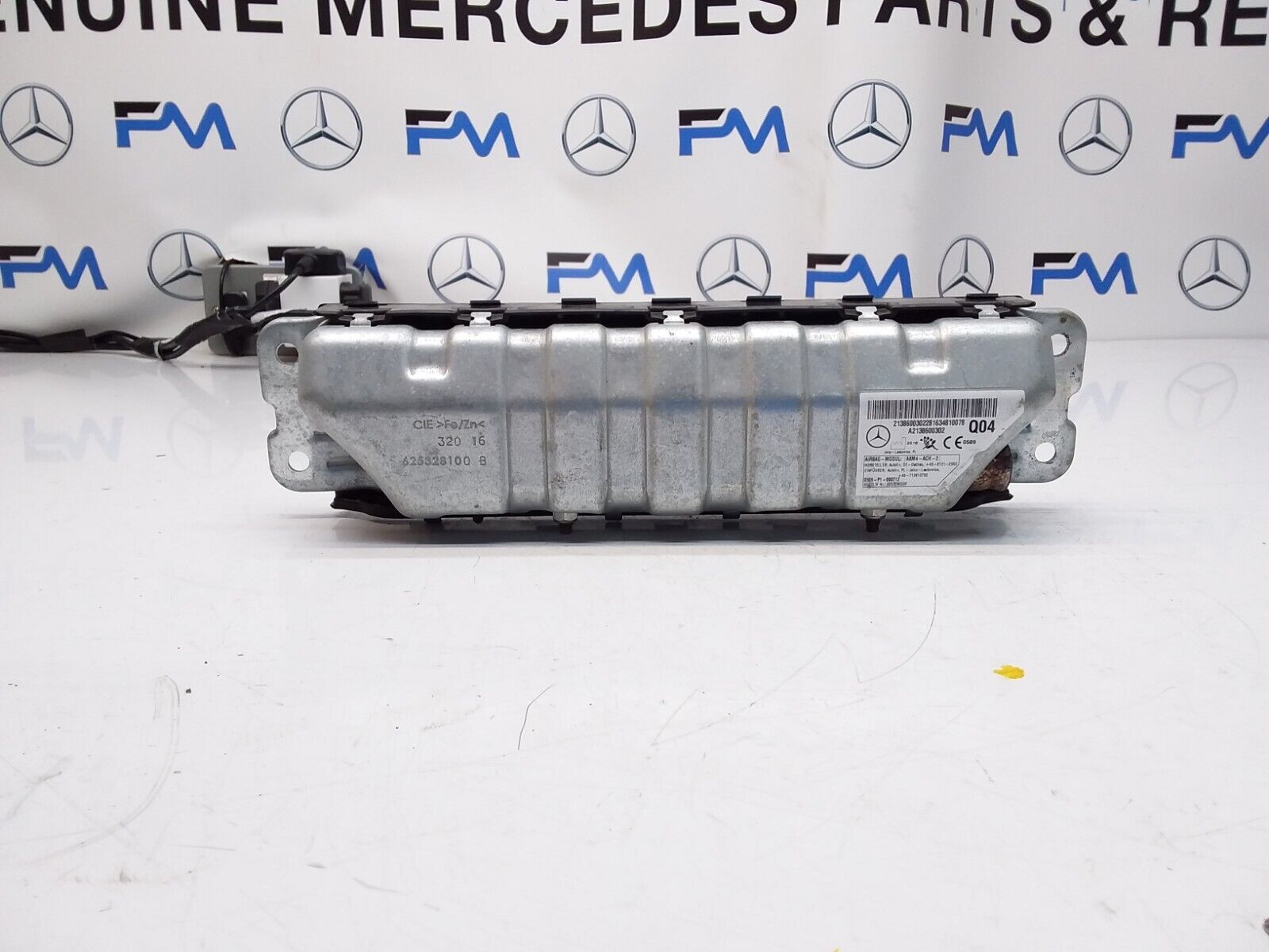 2016 MERCEDES BENZ A-CLASS W213 DRIVER SIDE KNEE AIRBAG A2138600302 FM00328