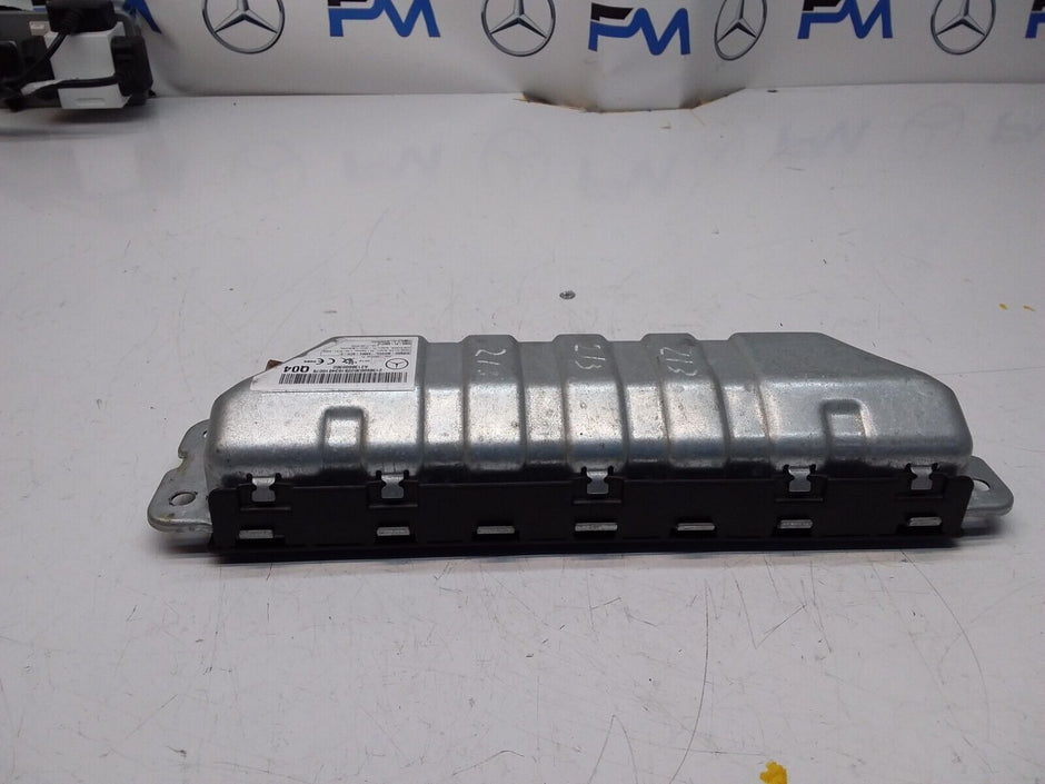 2016 MERCEDES BENZ A-CLASS W213 DRIVER SIDE KNEE AIRBAG A2138600302 FM00328